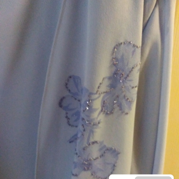 Woman's Dress - Picture 3 of 5